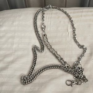 Elegant Silver Chain Money Clip